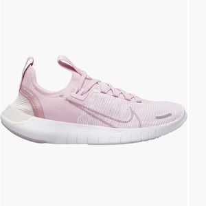 Nike Women’s Flyknit Next Nature Running Shoe Size 8.5